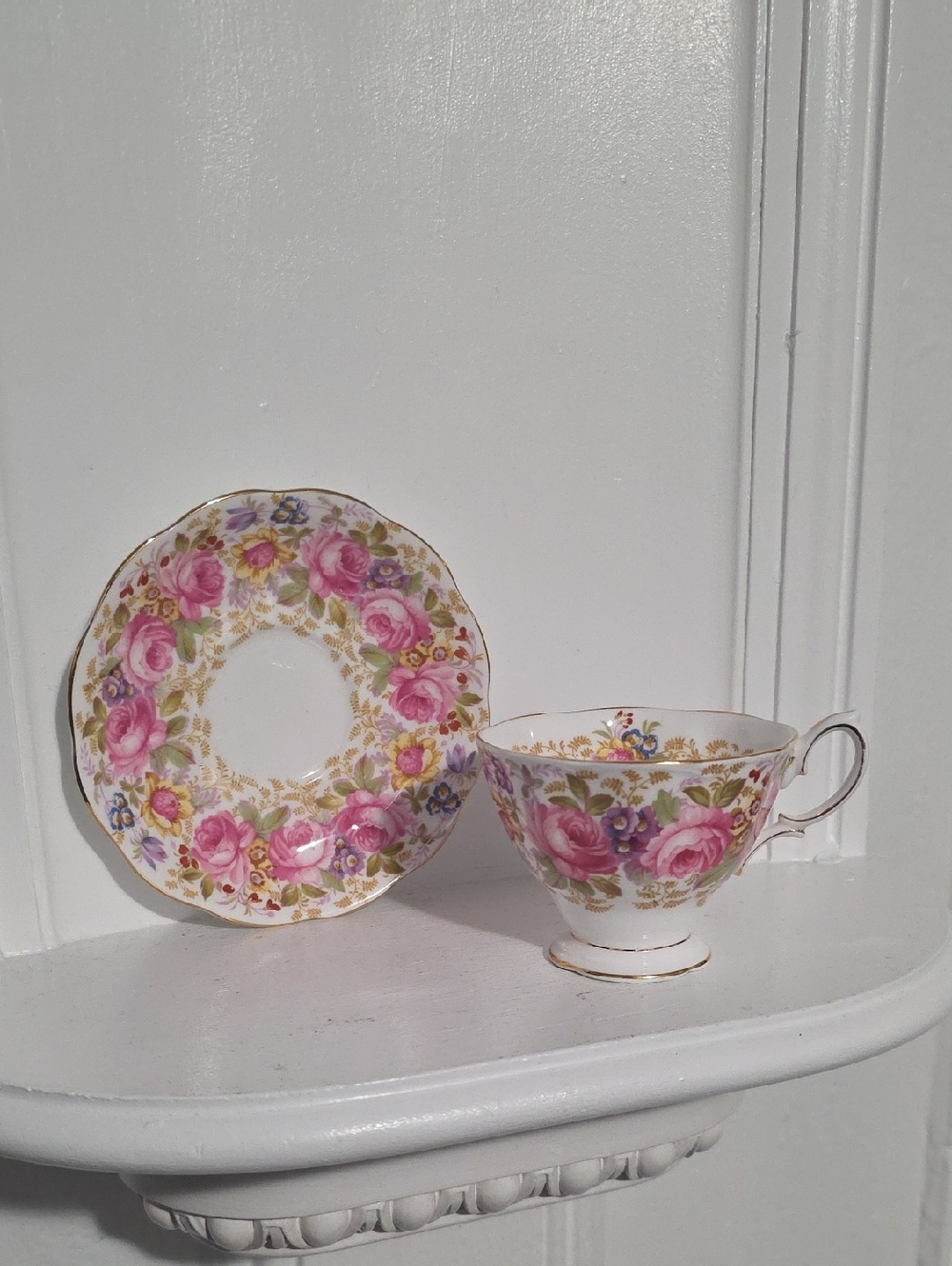Vintage Royal Albert Serena tea cup &  saucer England 1945